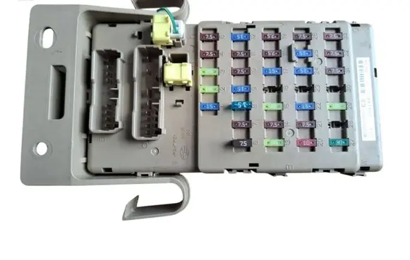 Subaru Outback Fuse module 82201AJ000