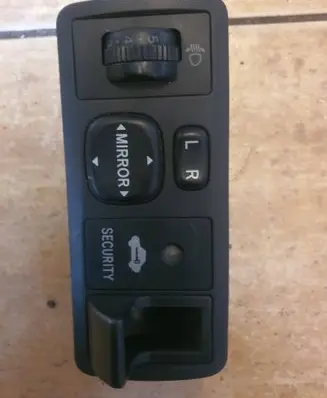 Toyota Corolla Verso E121 Wing mirror switch 777665 183574