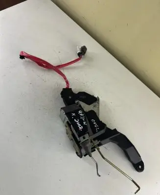 Toyota RAV 4 (XA20) Front door lock 