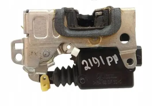 Dacia Sandero Front door lock