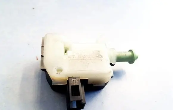 Volvo V50 Central locking motor 928400 9284-00