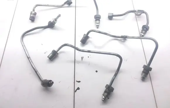 Toyota Corolla Verso E121 Fuel line pipe