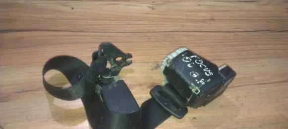 Ford Focus Rear seatbelt