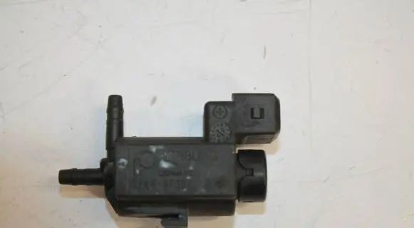 Volvo V70 Turbo solenoid valve 72224010 30611568 02T031