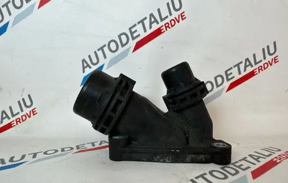 Engine coolant pipe/hose