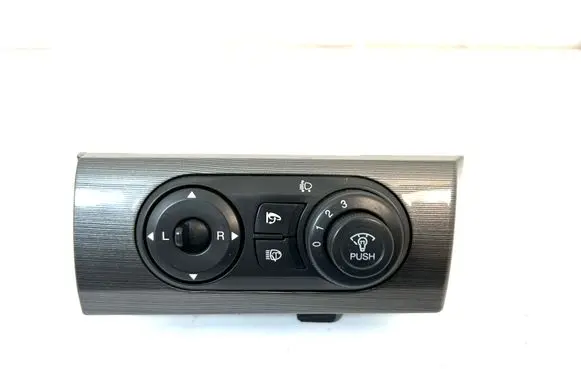 Chevrolet Captiva Wing mirror switch UG8C21
