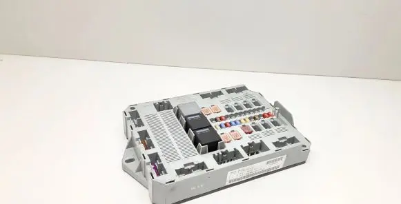 Jaguar XF X250 Fuse module 8X2T14B476BD 7340955340