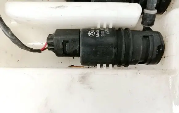 BMW 5 GT F07 Windscreen/windshield washer pump 8362154 00801712v
