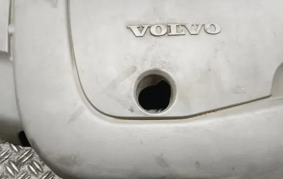 Volvo V50 Engine cover (trim)