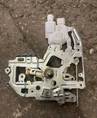 Renault Master III Rear door lock 906123257r