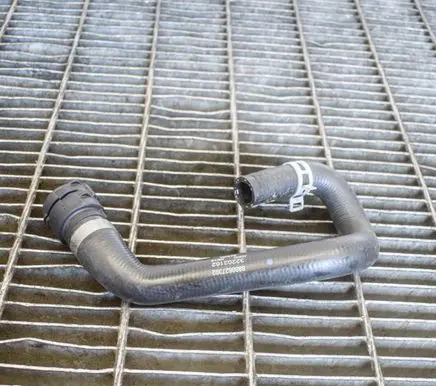 Volvo XC90 Engine coolant pipe/hose 32203162 8888627392