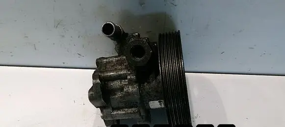 Peugeot 807 Power steering pump 9647983580
