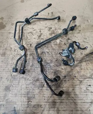 Citroen C4 I Fuel injector supply line/pipe 