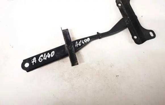 Toyota RAV 4 (XA30) Radiator mount bracket