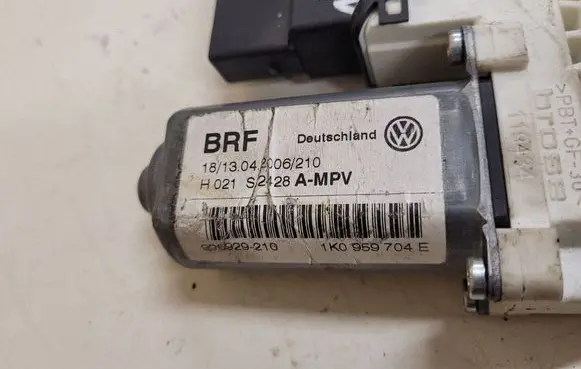Volkswagen Touran I Rear door window regulator motor 995929210 1K0959704E 993425200