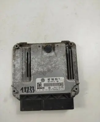 Volkswagen PASSAT B6 Engine control unit/module 06F906056FC 0261S02262