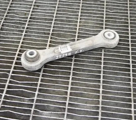 Maserati Ghibli Rear upper control arm/wishbone 670006273
