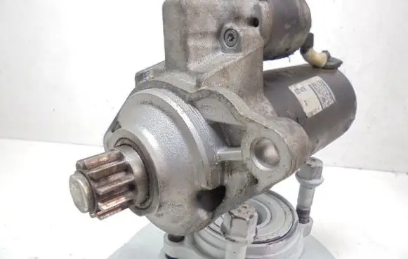 Volkswagen Touran II Starter motor 0001121412T