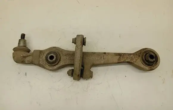 Volkswagen PASSAT B5 Front control arm 4D0407155