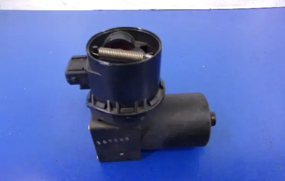 Volkswagen Golf II Central locking vacuum pump 