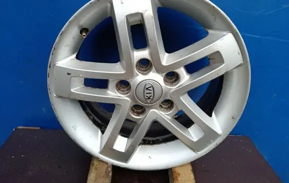 KIA Soul R18 alloy rim 