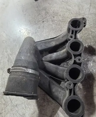 Ford Escort Intake manifold 92FF9B660CA