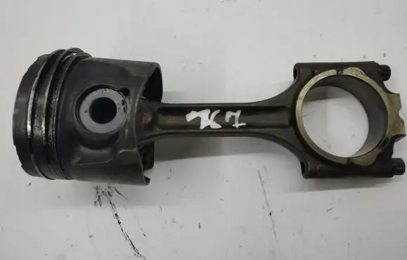 Volvo XC90 Piston with connecting rod