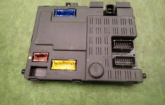 Citroen Xsara Picasso Fuse module 9641427780