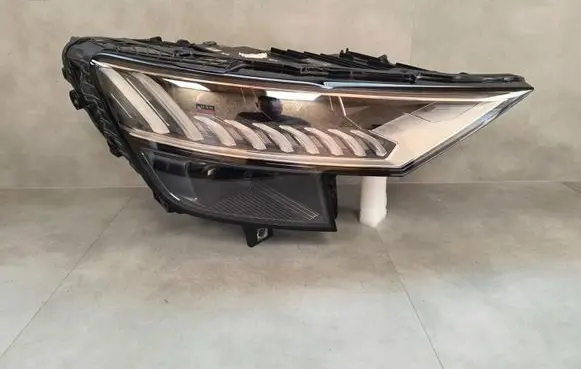 Audi Q8 Headlight/headlamp 4M8941036