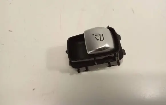 Mercedes-Benz GLC C253 Seat control switch A2059052113 Q002 172419051