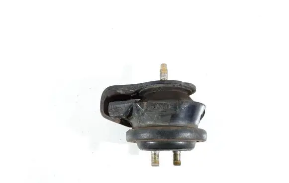 Suzuki XL7 I Engine mount bracket 67D 1161067D00