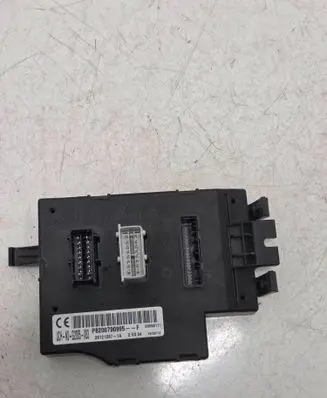 Renault Trafic II (X83) Comfort/convenience module P8200790995 281212871A