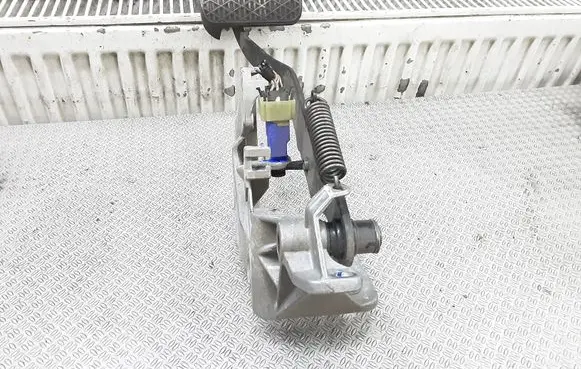 Mercedes-Benz ML W163 Brake pedal PP163290004
