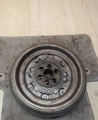 Volkswagen PASSAT B6 Flywheel 