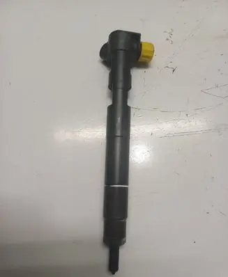 Mercedes-Benz CLA C117 X117 W117 Fuel injector 28307309