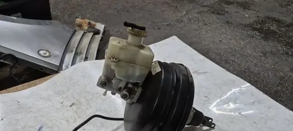 Land Rover Range Rover L322 Brake booster SJB500013