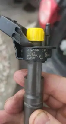 Mercedes-Benz ML W164 Fuel injector A642070 0445115