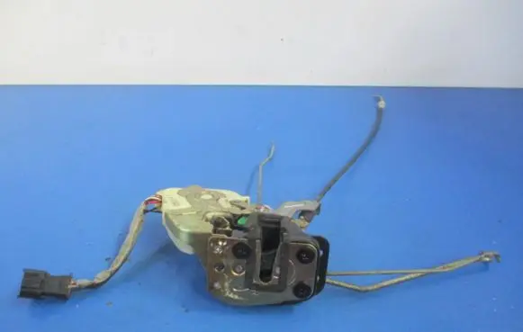 KIA Sorento Front door lock