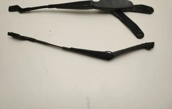 Mercedes-Benz E C207 W207 Front wiper blade arm A2078200944
