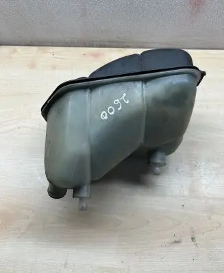 Mercedes-Benz E W211 Coolant expansion tank/reservoir 2115000049