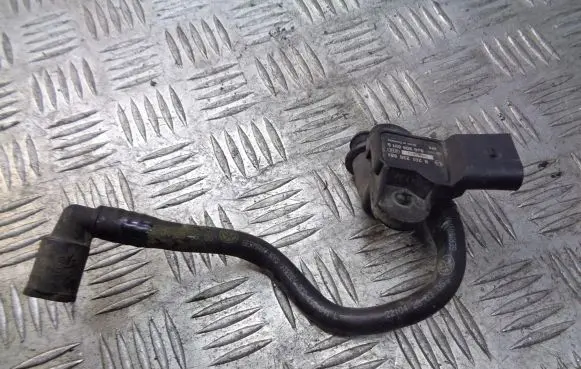 Volkswagen PASSAT B6 Air pressure sensor 0261230081