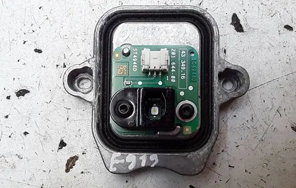 BMW 3 F30 F35 F31 LED ballast control module 19966000 20164400
