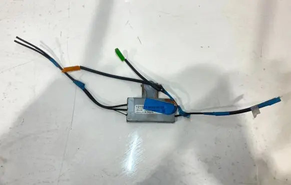 Toyota Avensis T270 Antenna control unit 8630005180 SL300278 1460002030C101