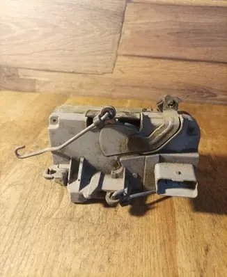 Peugeot 406 Front door lock