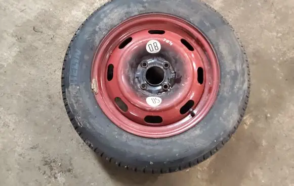 Peugeot 406 R15 spare wheel 