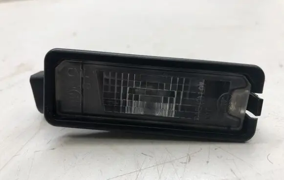 Volkswagen Golf VII Number plate light 1K8943021