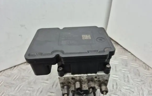 Chrysler 300 - 300C ABS Pump P04779492AG 00009385C700 25092643943