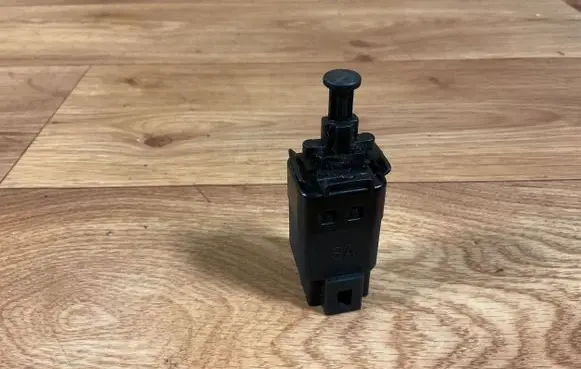 Chevrolet Nubira Brake pedal sensor switch 96874570