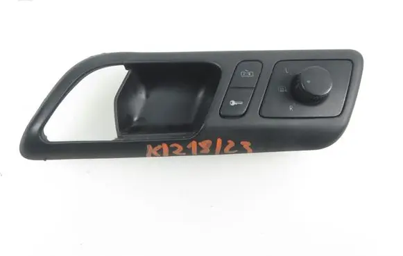 Volkswagen Polo IV 9N3 Front door interior handle 6Q1959565H 6Q1837247G