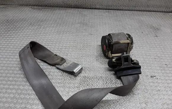 Ford Galaxy Third row seat belt 